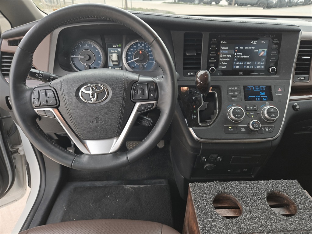 2019 Toyota Sienna Limited Premium photo 12