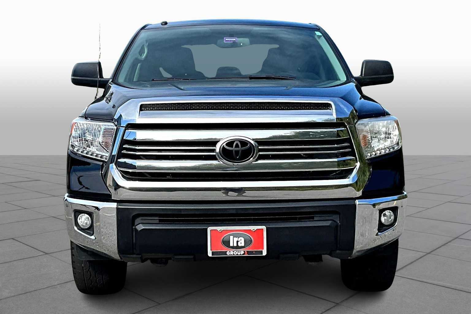 2017 Toyota Tundra SR5 photo 3