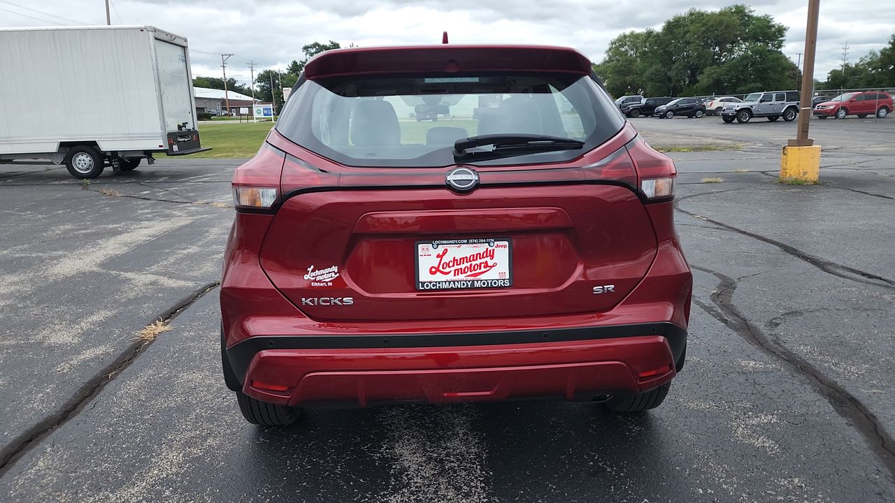 2024 Nissan Kicks SR photo 7