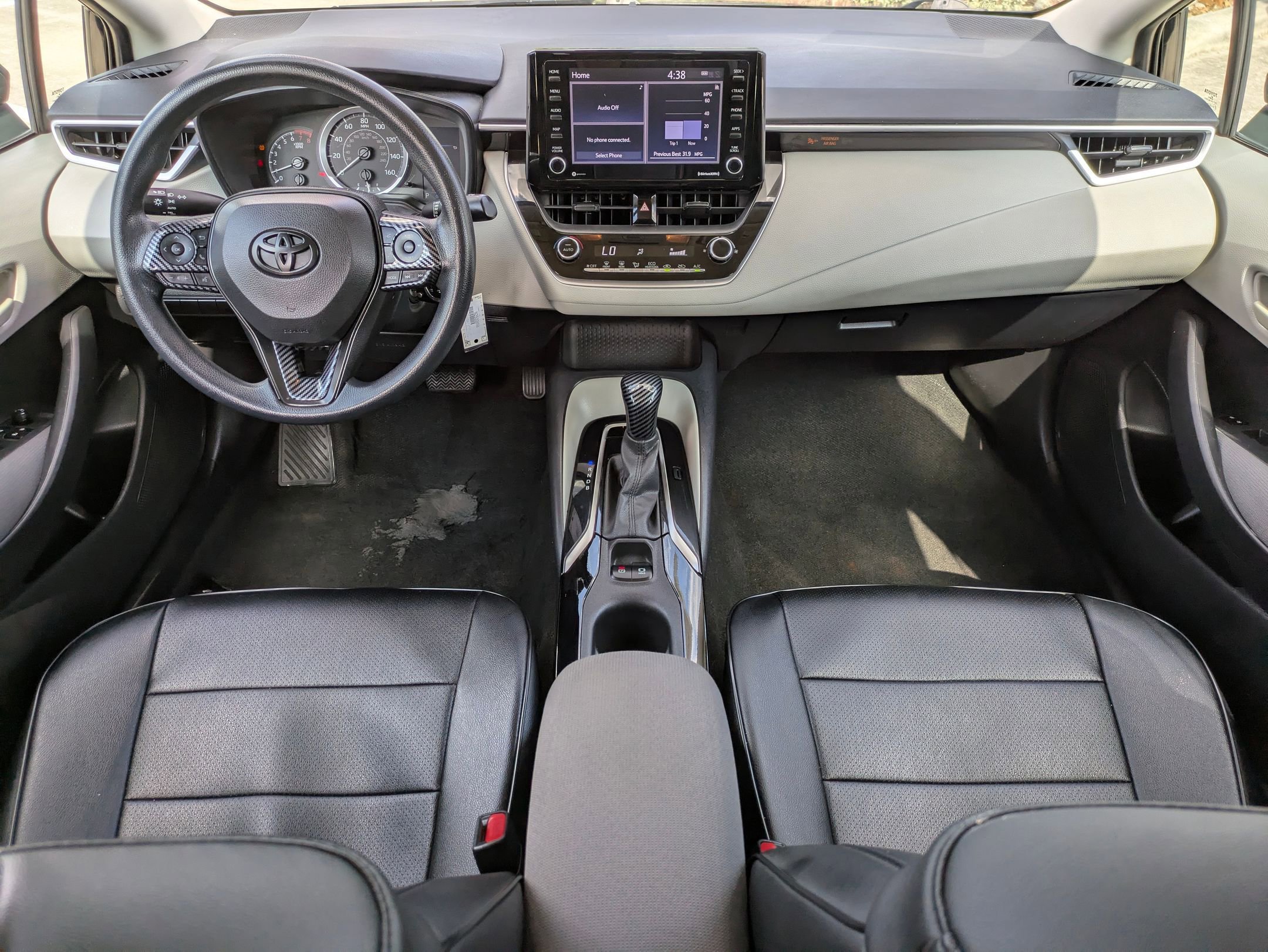 2022 Toyota Corolla LE photo 14