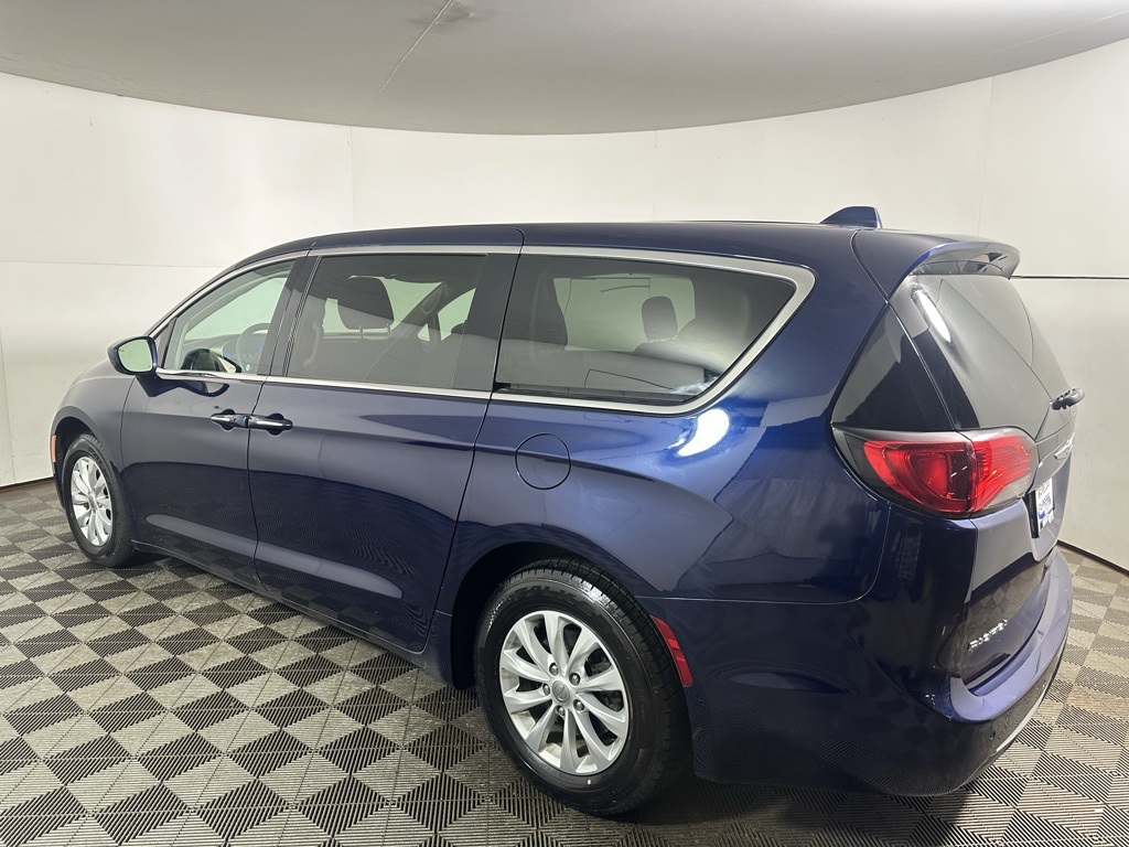 2018 Chrysler Pacifica Touring Plus photo 7
