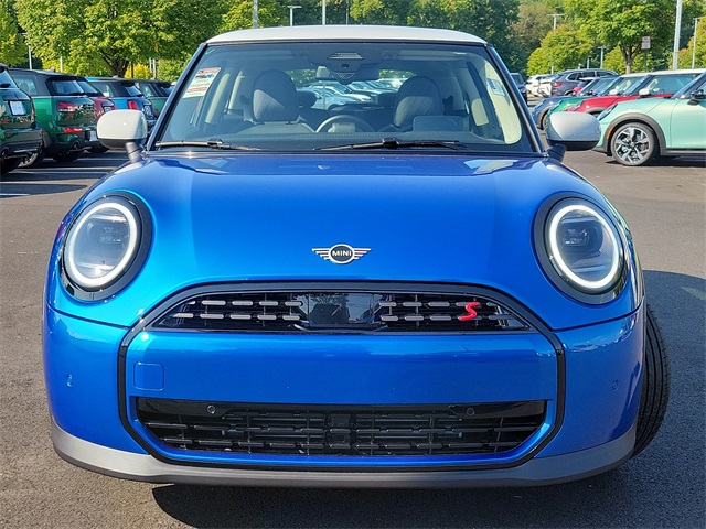 2025 Mini Cooper 2 Door Hardtop S photo 2