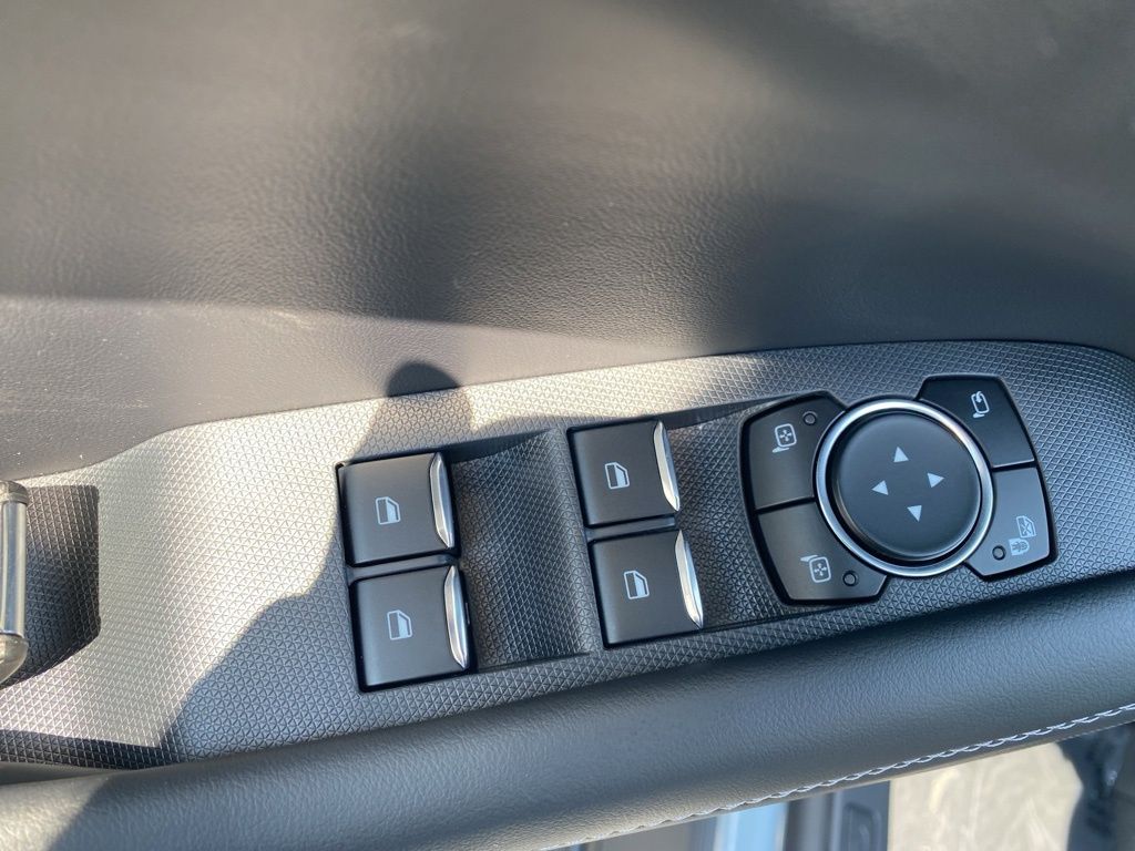 2025 Ford Mustang Mach-E Select photo 9