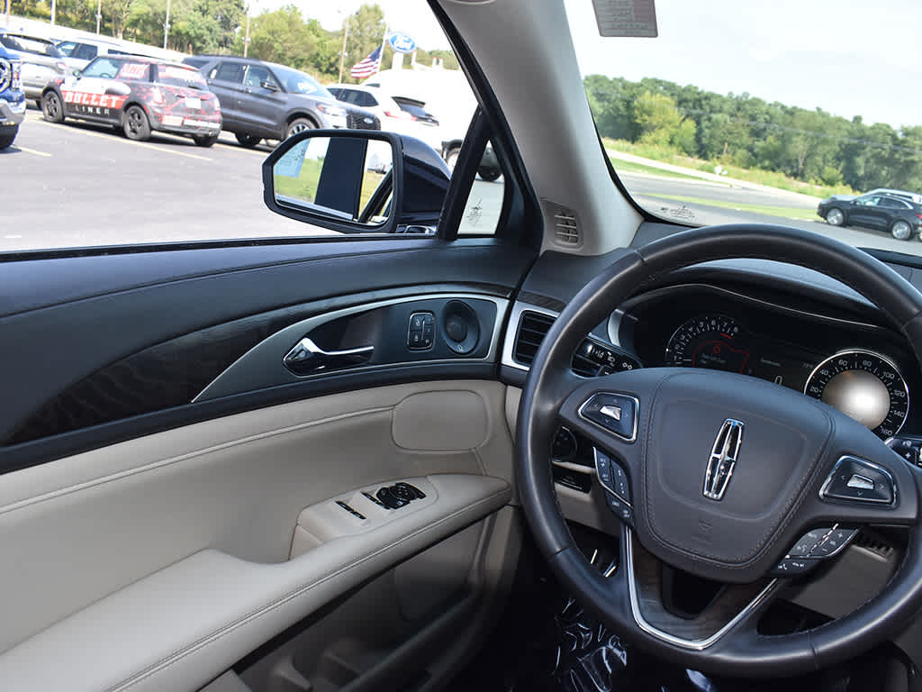 2019 Lincoln MKZ Reserve photo 18