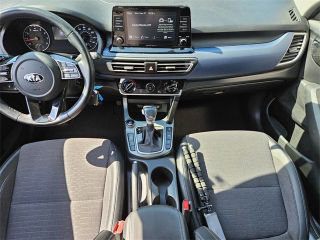 2021 Kia Seltos S photo 3