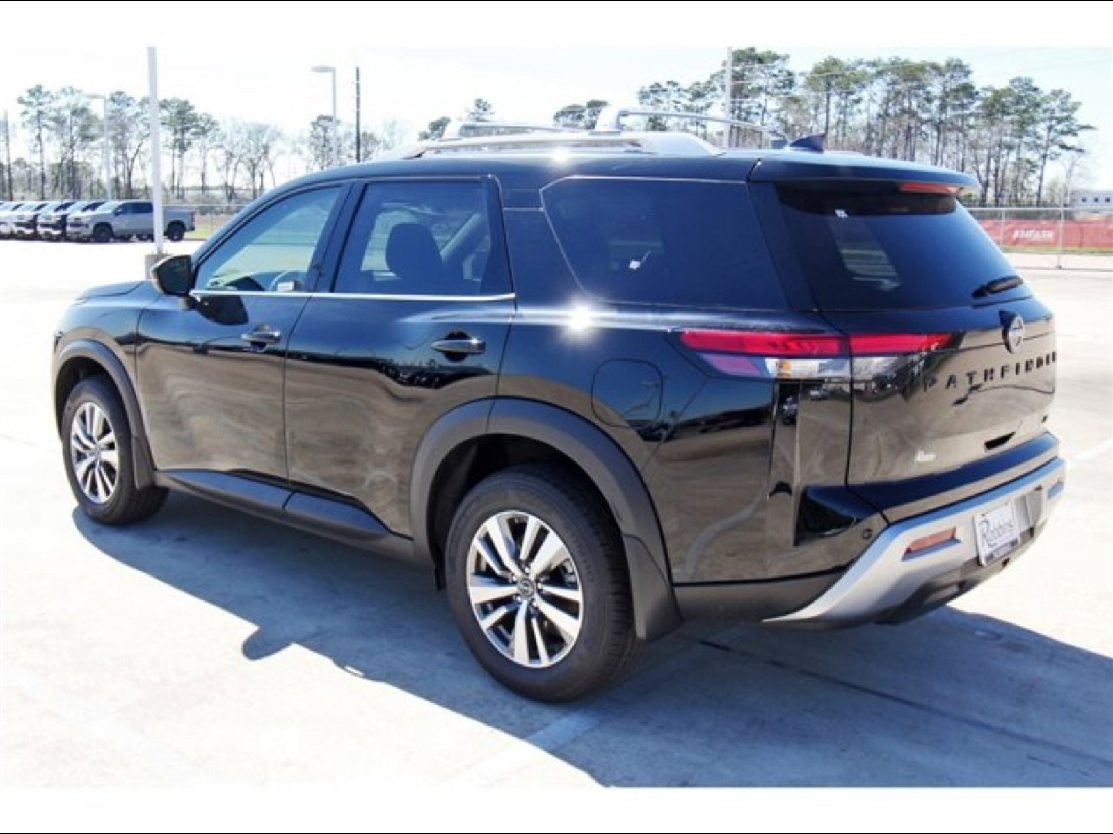 2025 Nissan Pathfinder SL - 2