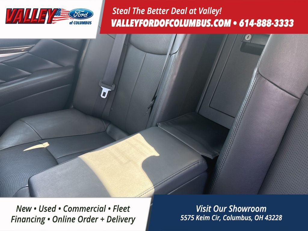 2016 Infiniti Q70 photo 28