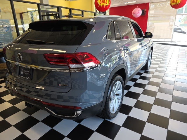 2022 Volkswagen Atlas Cross Sport V6 SE Technology photo 3