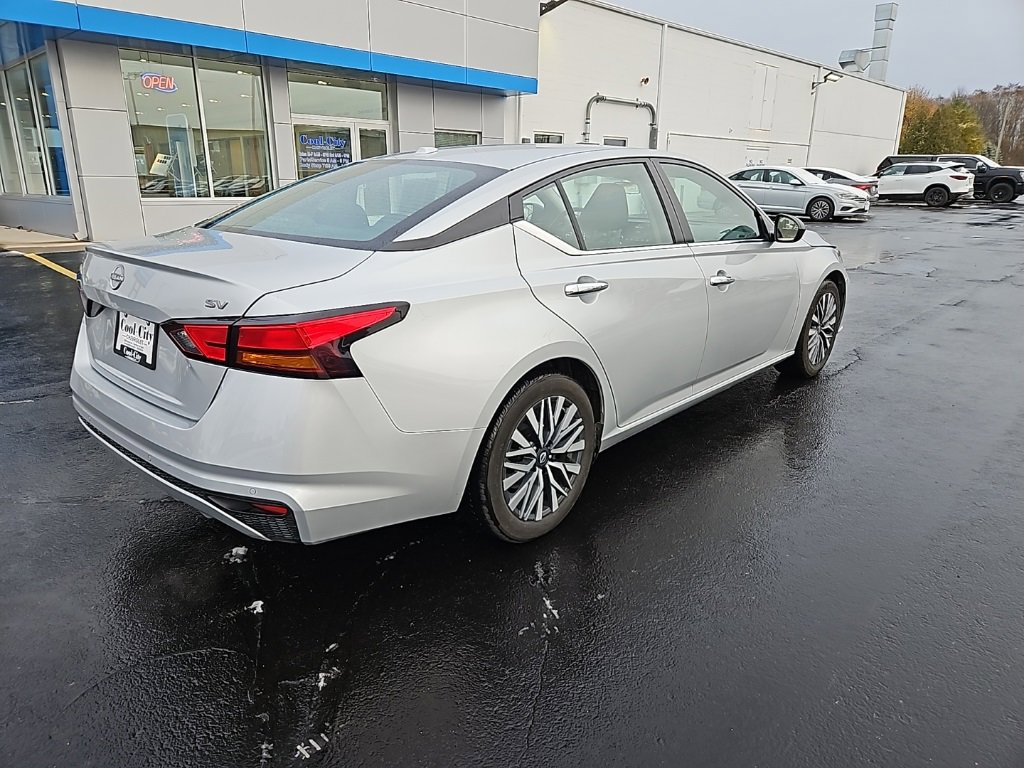 2024 Nissan Altima 2.5 SV photo 3