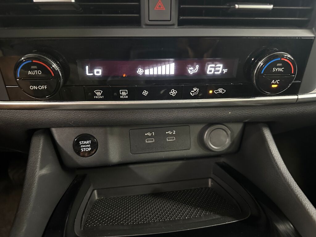 2024 Nissan Rogue SV photo 11