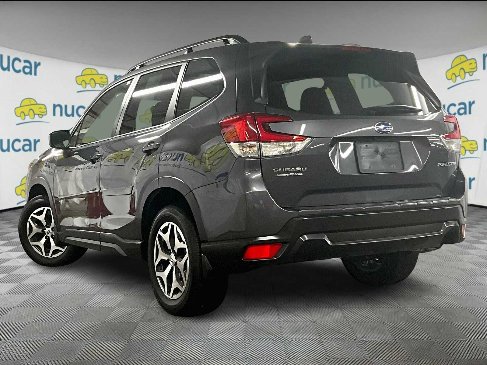 2023 Subaru Forester Premium photo 2