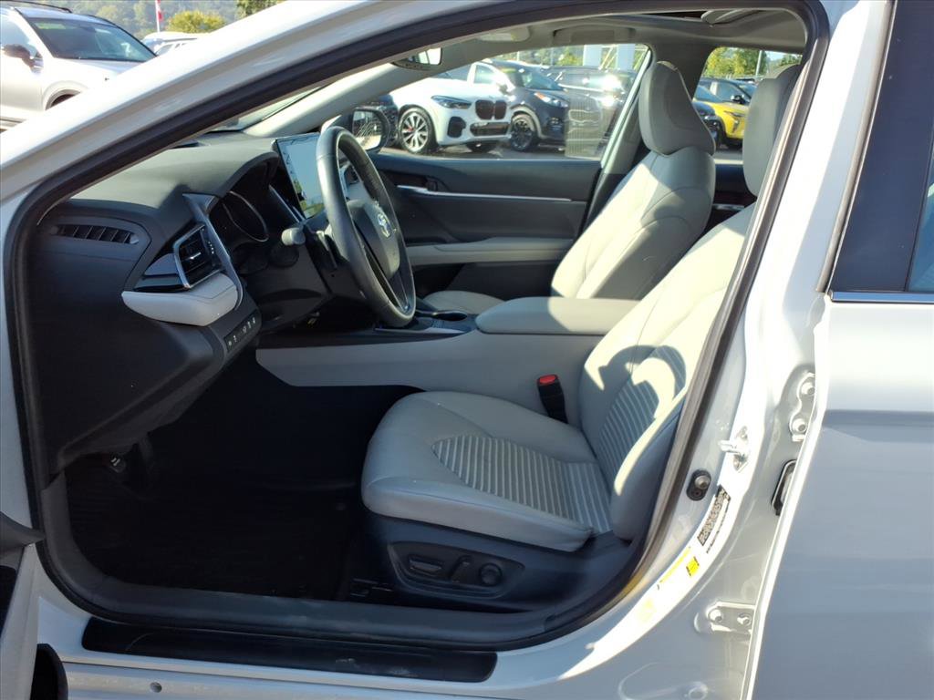 2023 Toyota Camry SE photo 9