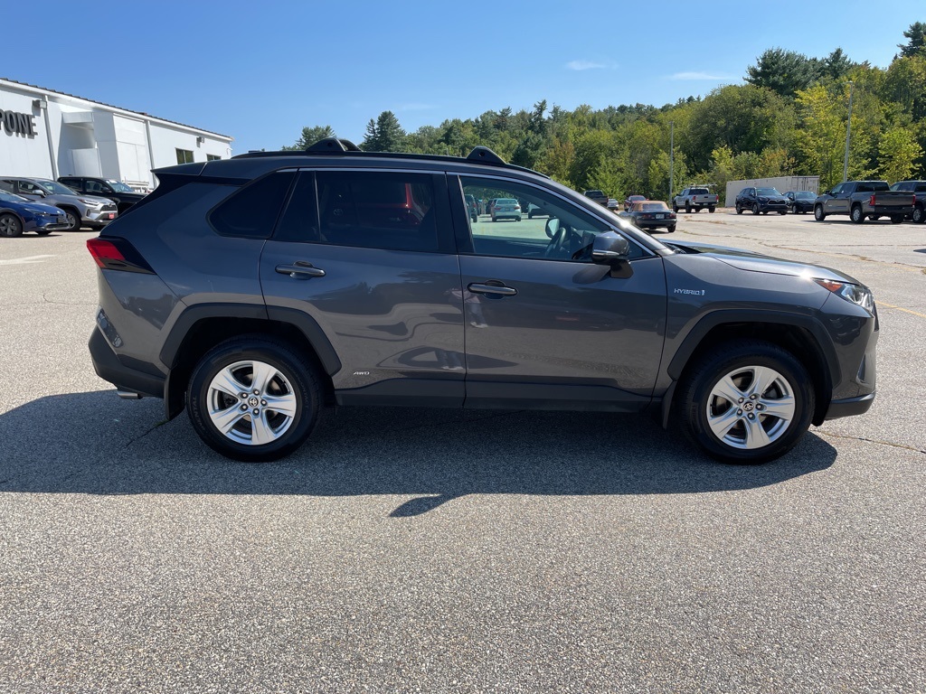 2021 Toyota RAV4 Hybrid XLE photo 2
