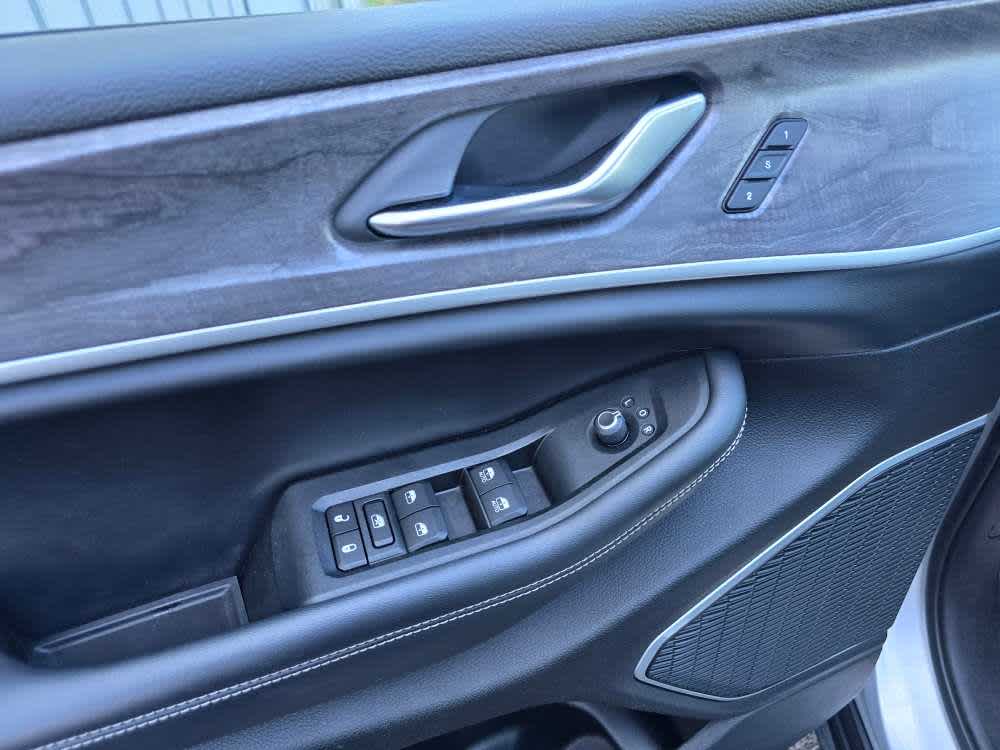 2021 Jeep Grand Cherokee Limited photo 17