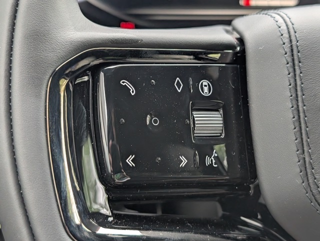 2025 Land Rover Range Rover Sport SE photo 16