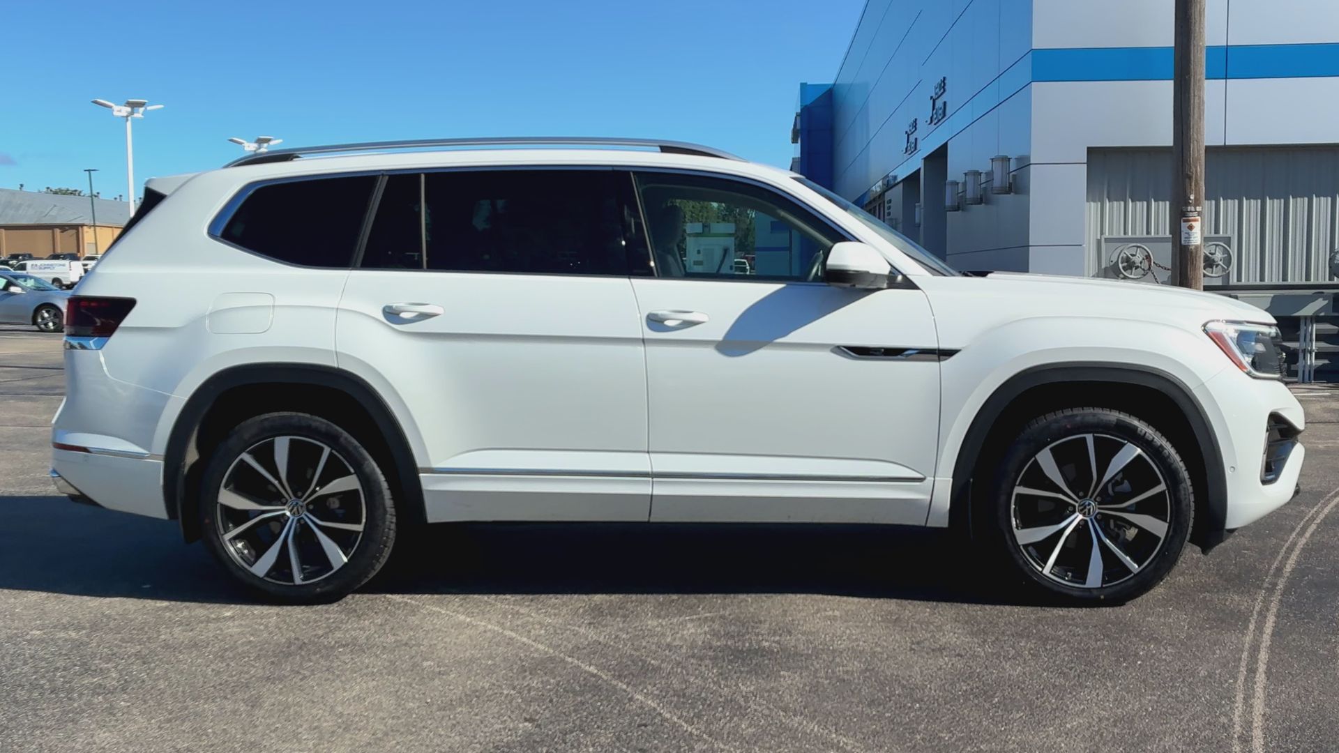2024 Volkswagen Atlas SEL Premium R-Line photo 9