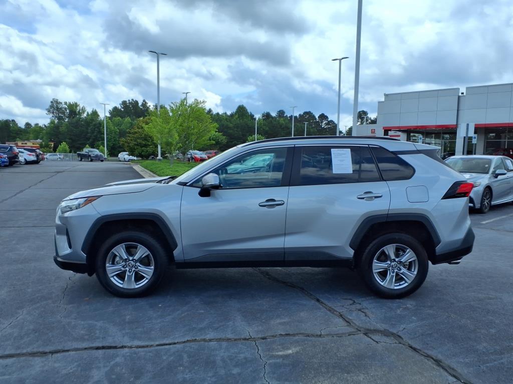 2024 Toyota RAV4 XLE photo 2