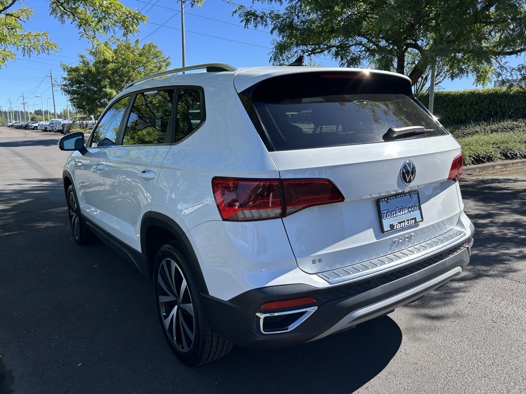 2023 Volkswagen Taos SE photo 7