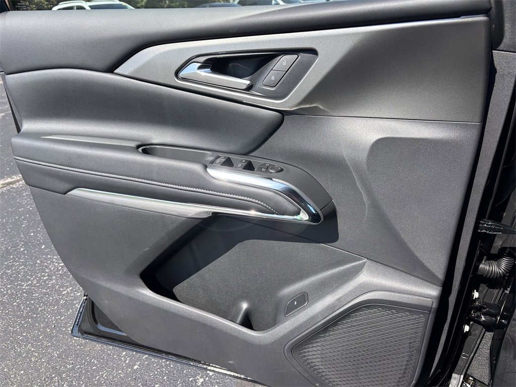 2026 Chevrolet Traverse photo 10