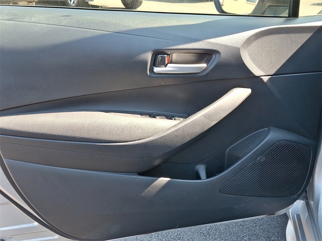 2020 Toyota Corolla LE photo 12