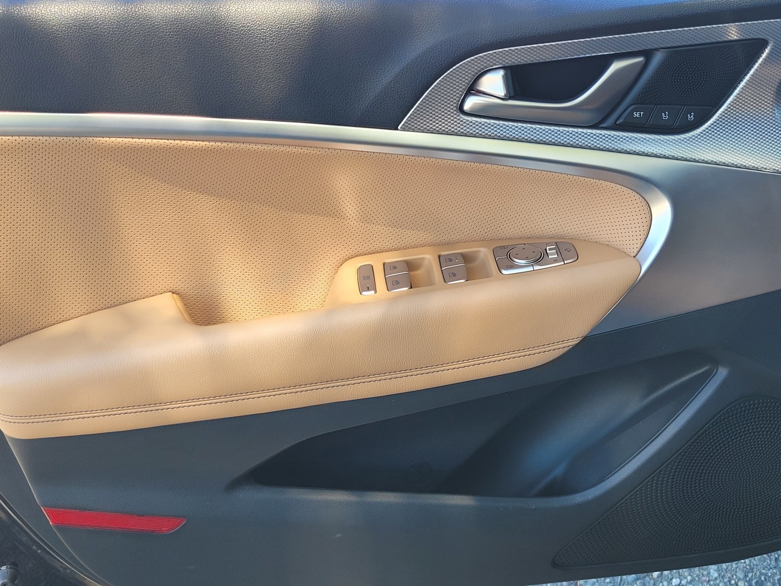 2022 Genesis G70 3.3T photo 16