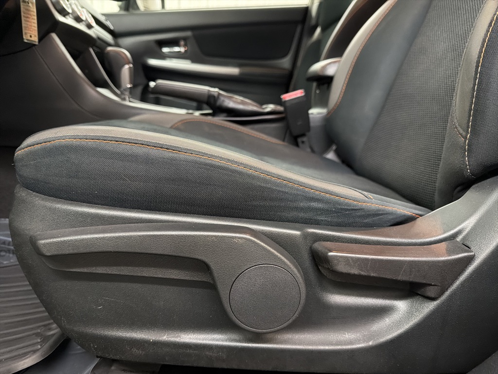 2017 Subaru Crosstrek 2.0i Premium photo 9