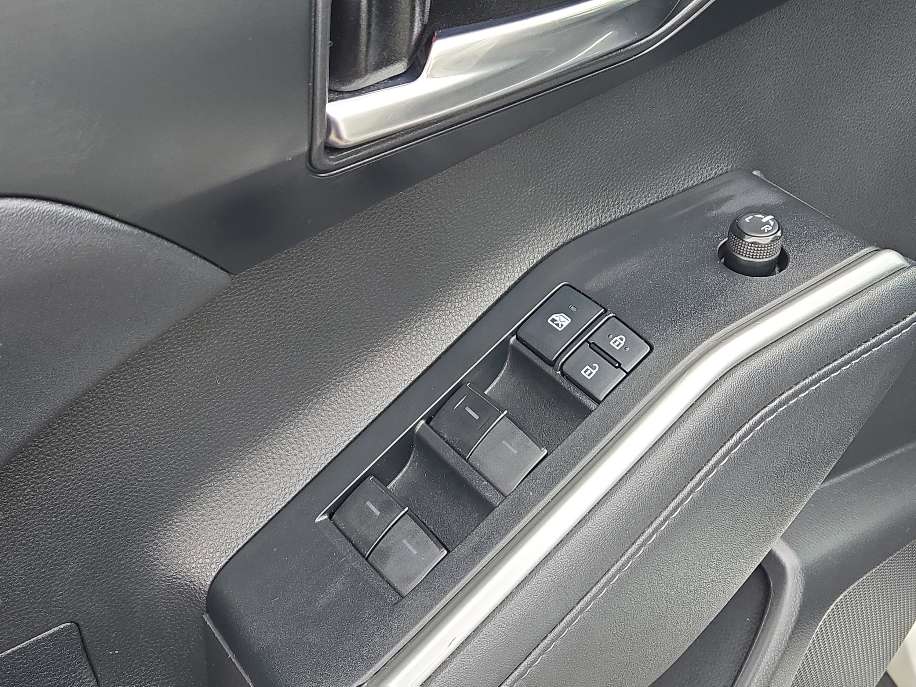 2021 Toyota Highlander XLE photo 14