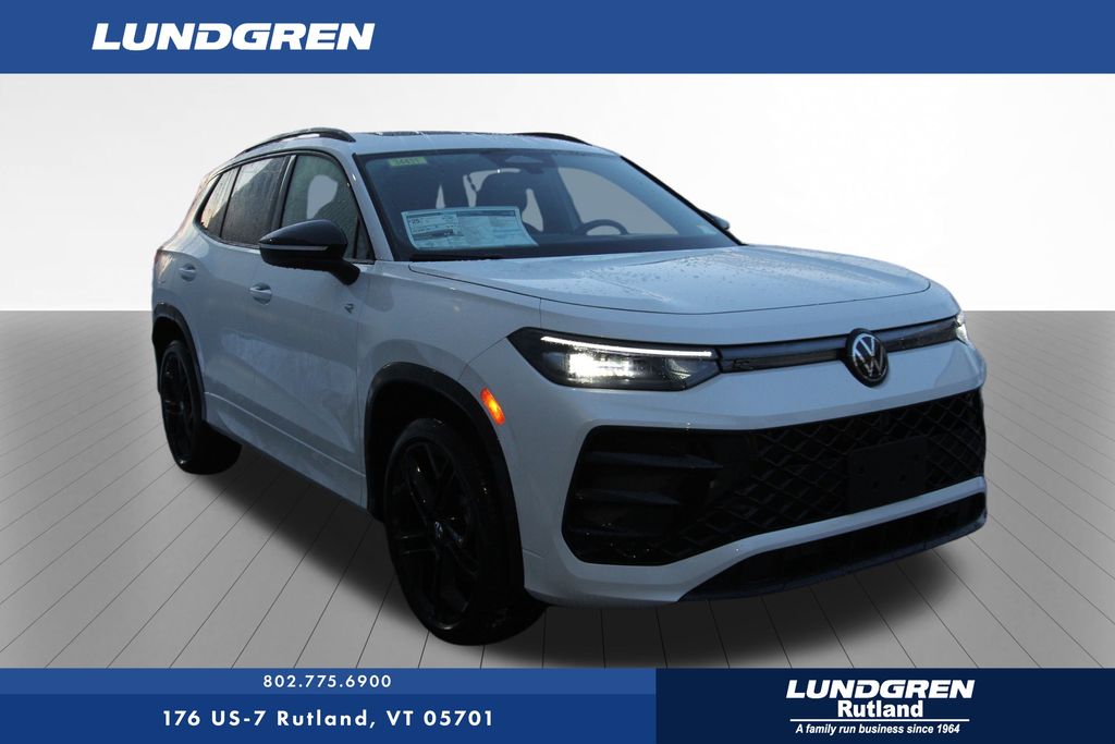 2026 Volkswagen Tiguan SE R-LINE BLACK's photo