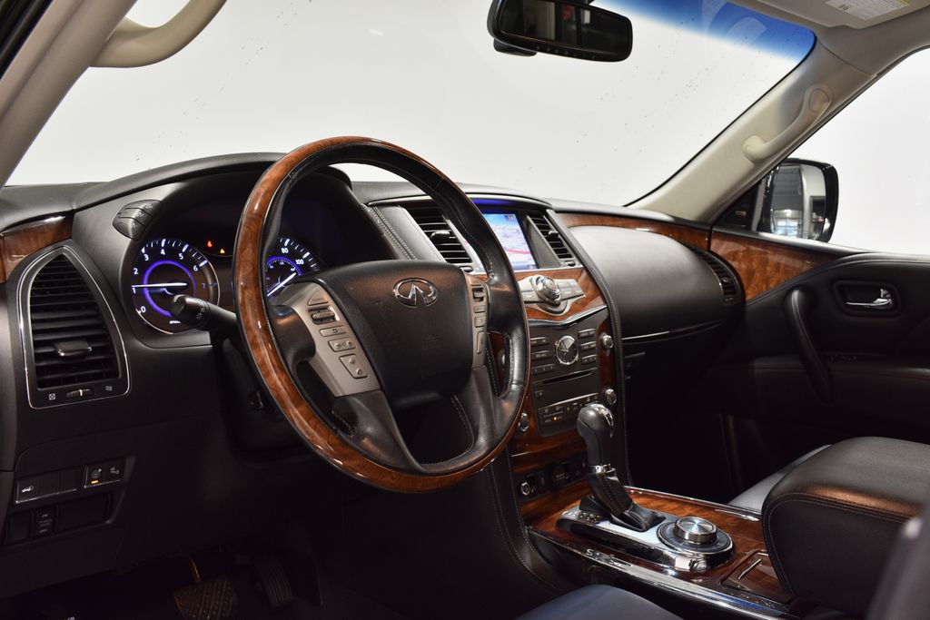 2017 Infiniti QX80 Base photo 10