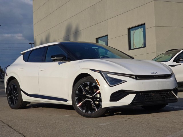 2025 Kia EV6 GT-Line's photo
