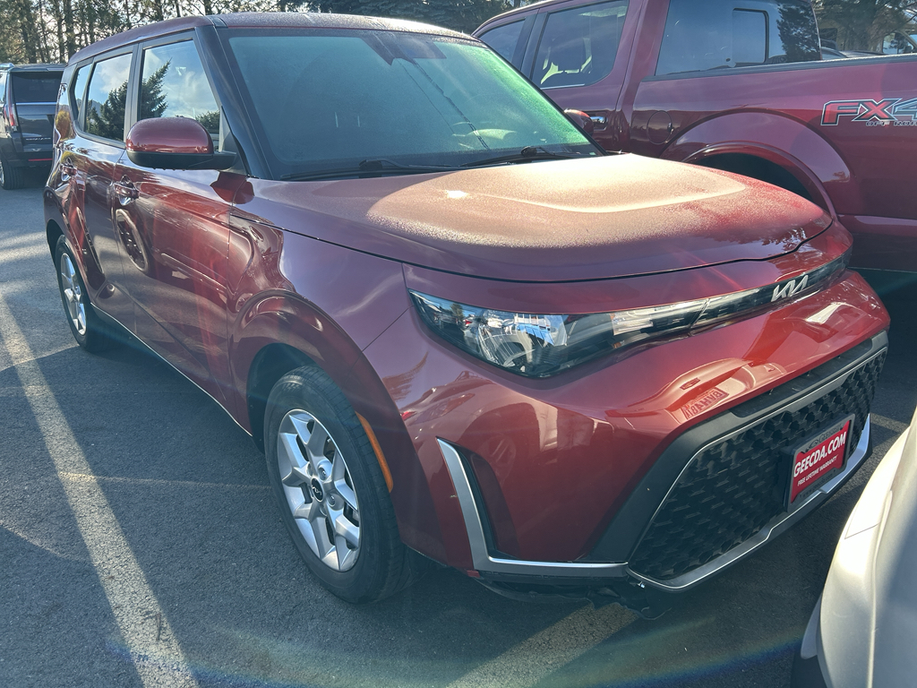 2023 Kia Soul LX S photo 2