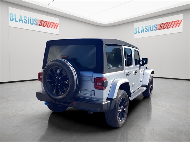 2024 Jeep Wrangler Sahara 4xe photo 3