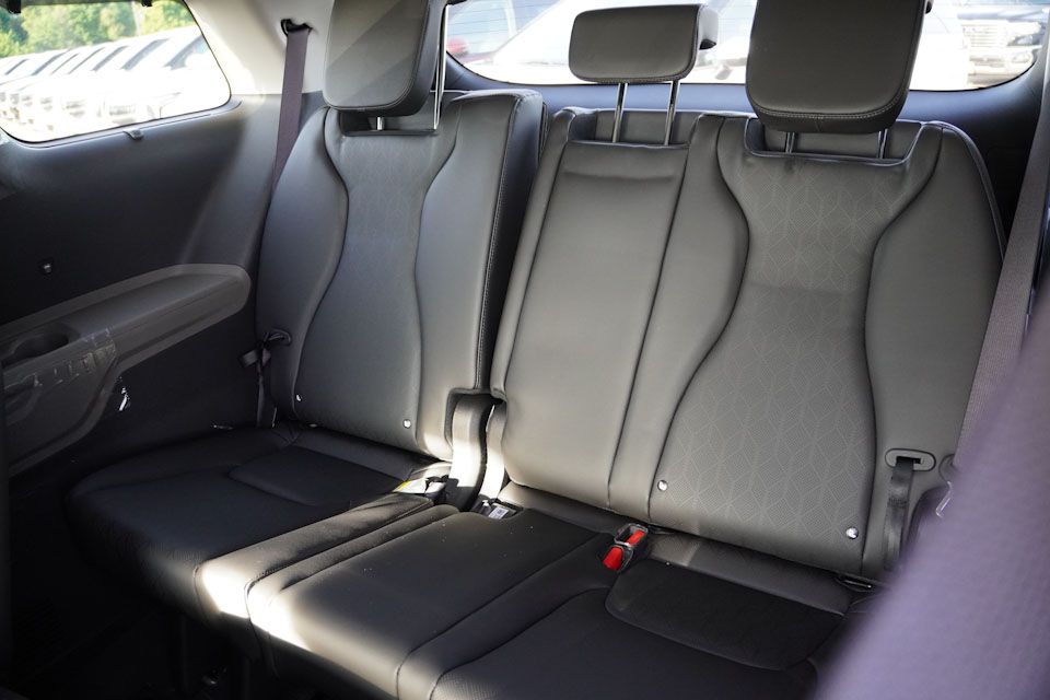 2026 Kia Carnival EX photo 12