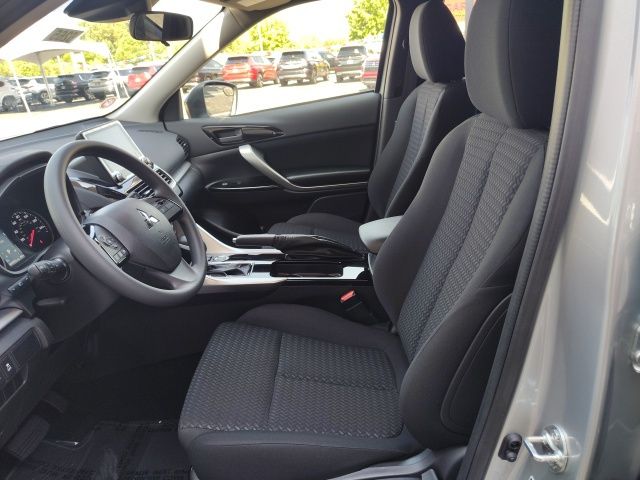 2025 Mitsubishi Eclipse Cross LE photo 11