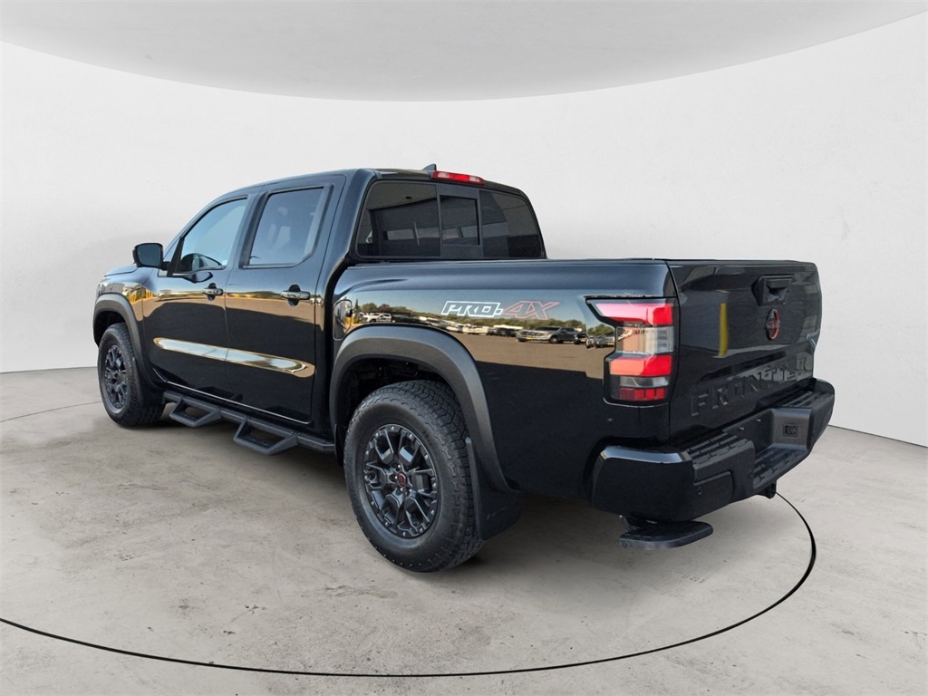 2022 Nissan Frontier PRO-4X photo 3