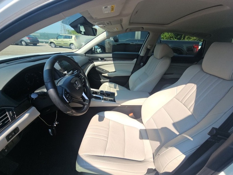 2019 Honda Accord EX-L photo 17