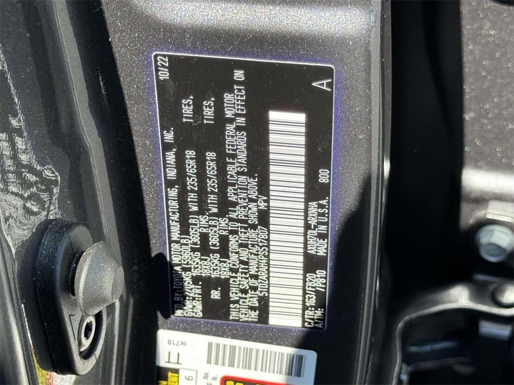 2023 Toyota Highlander Hybrid LE photo 27