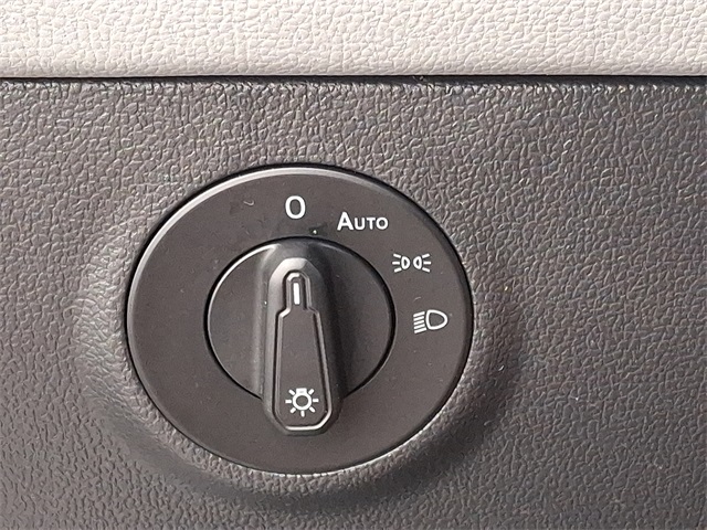2022 Volkswagen Taos SE photo 25
