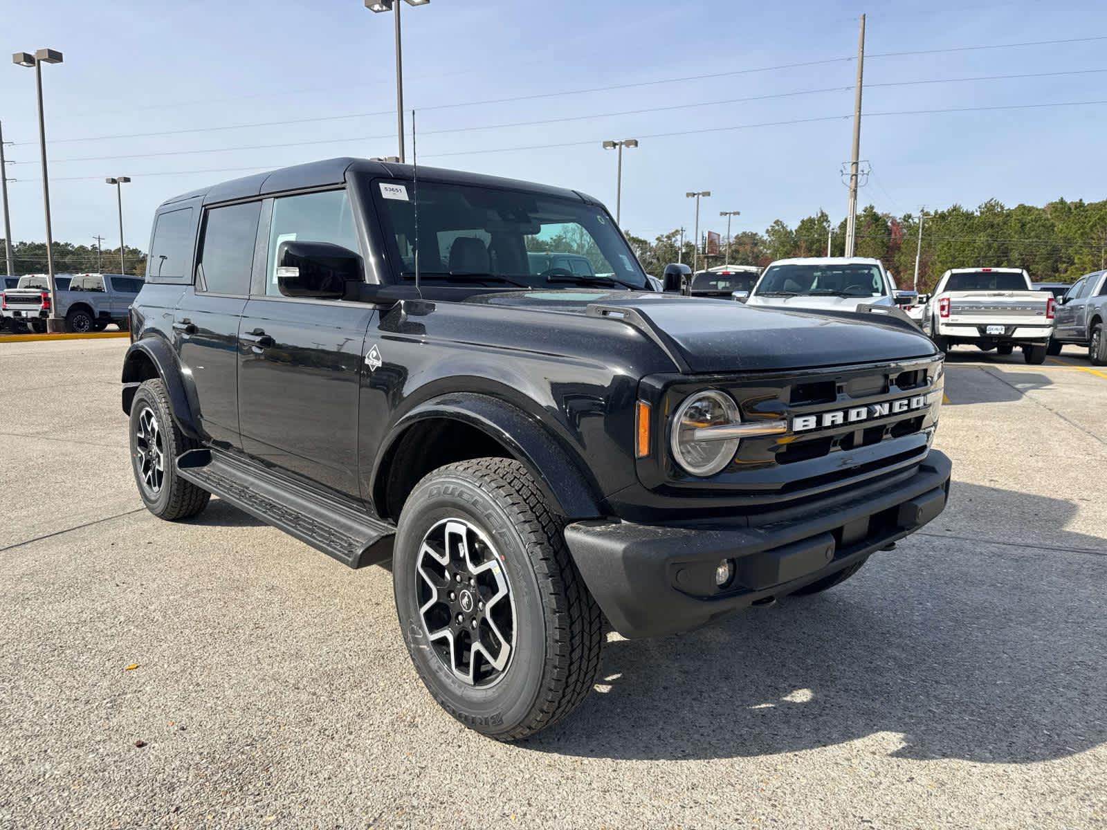 2025 Ford Bronco 4-Door Outer Banks's photo