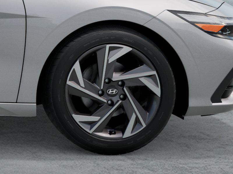 2025 Hyundai Elantra Limited photo 8