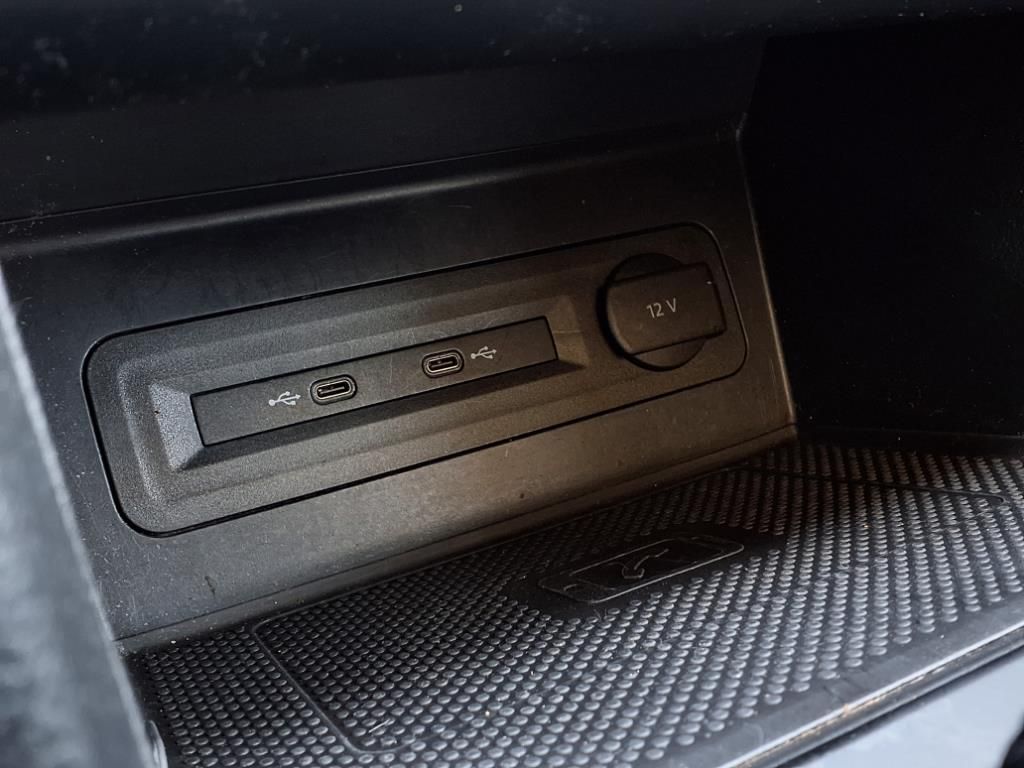 2021 Volkswagen Atlas V6 SE Technology R-Line photo 9