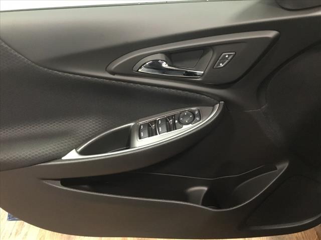 2025 Chevrolet Malibu photo 3