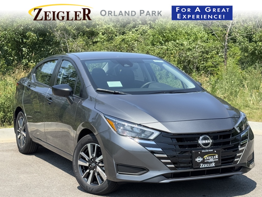 2025 Nissan Versa S photo 2