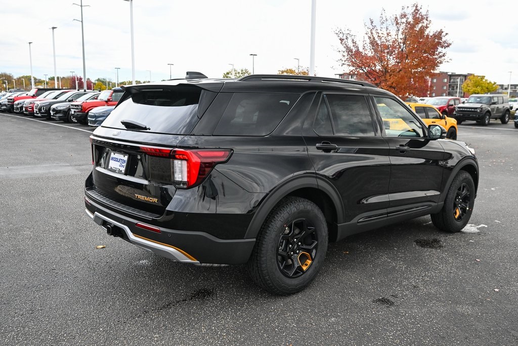 2026 Ford Explorer photo 3