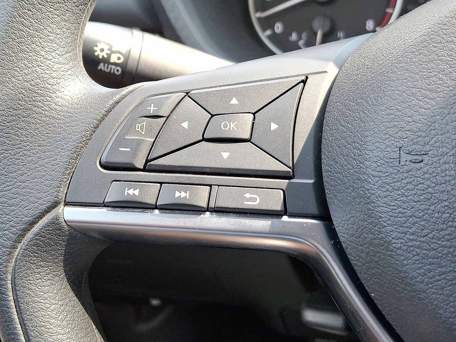 2025 Nissan Sentra SV photo 20