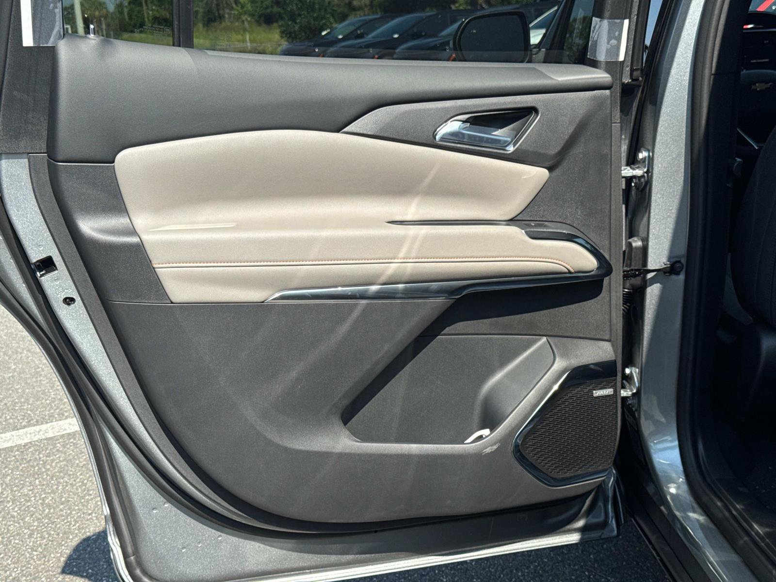 2026 Chevrolet Traverse LE photo 11