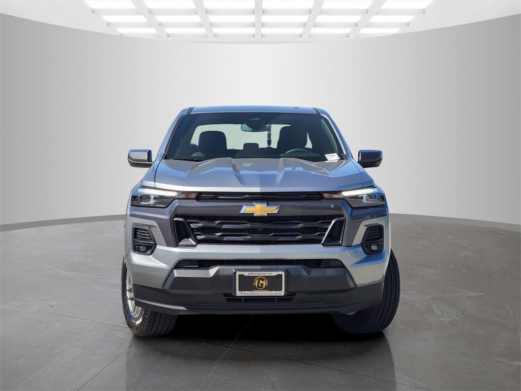 2025 Chevrolet Colorado Work Truck LT photo 2