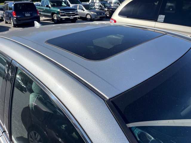 2022 Toyota Avalon Hybrid Limited photo 3