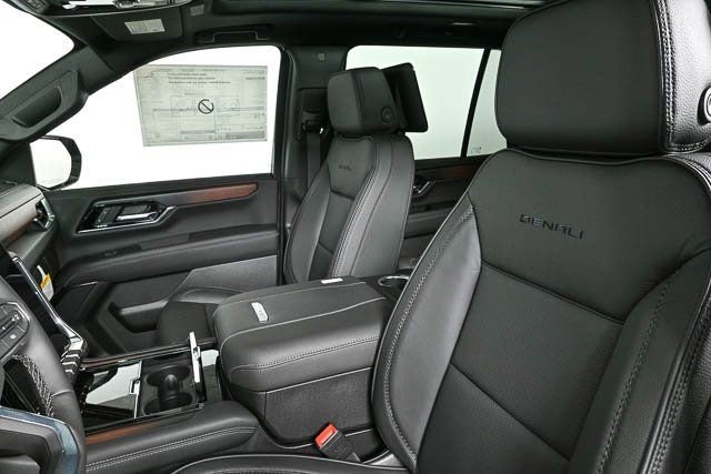 2026 Gmc Yukon Denali photo 3