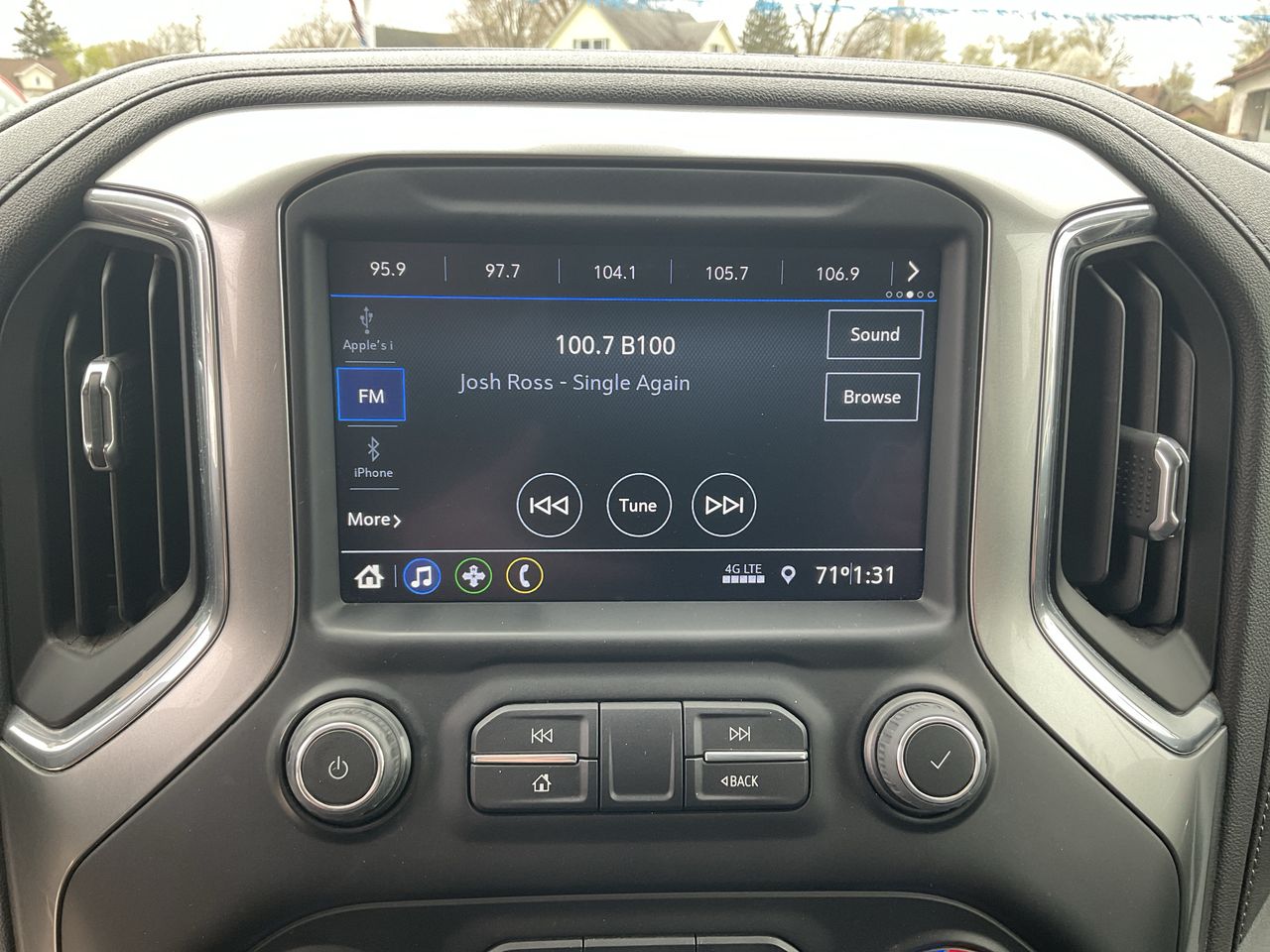2022 Chevrolet Silverado 1500 RST photo 14